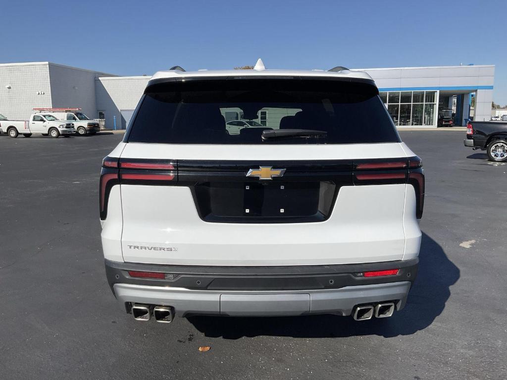 used 2025 Chevrolet Traverse car, priced at $36,800