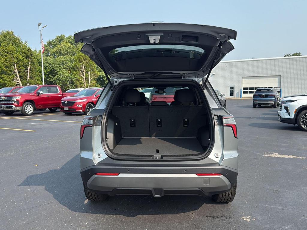 new 2026 Chevrolet Equinox car, priced at $30,535