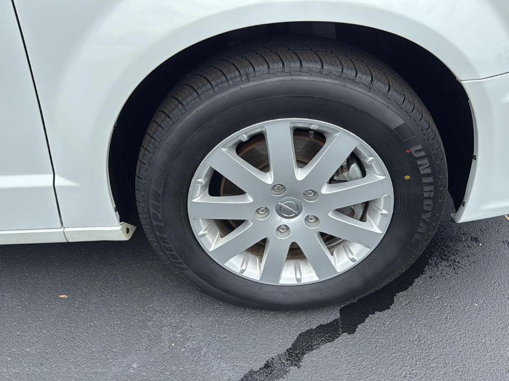 used 2016 Chrysler Town & Country car, priced at $9,400