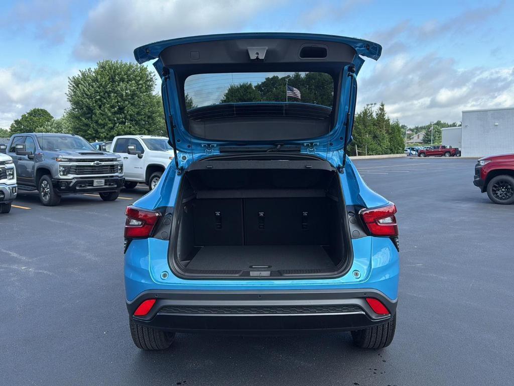 new 2025 Chevrolet Trax car, priced at $28,285