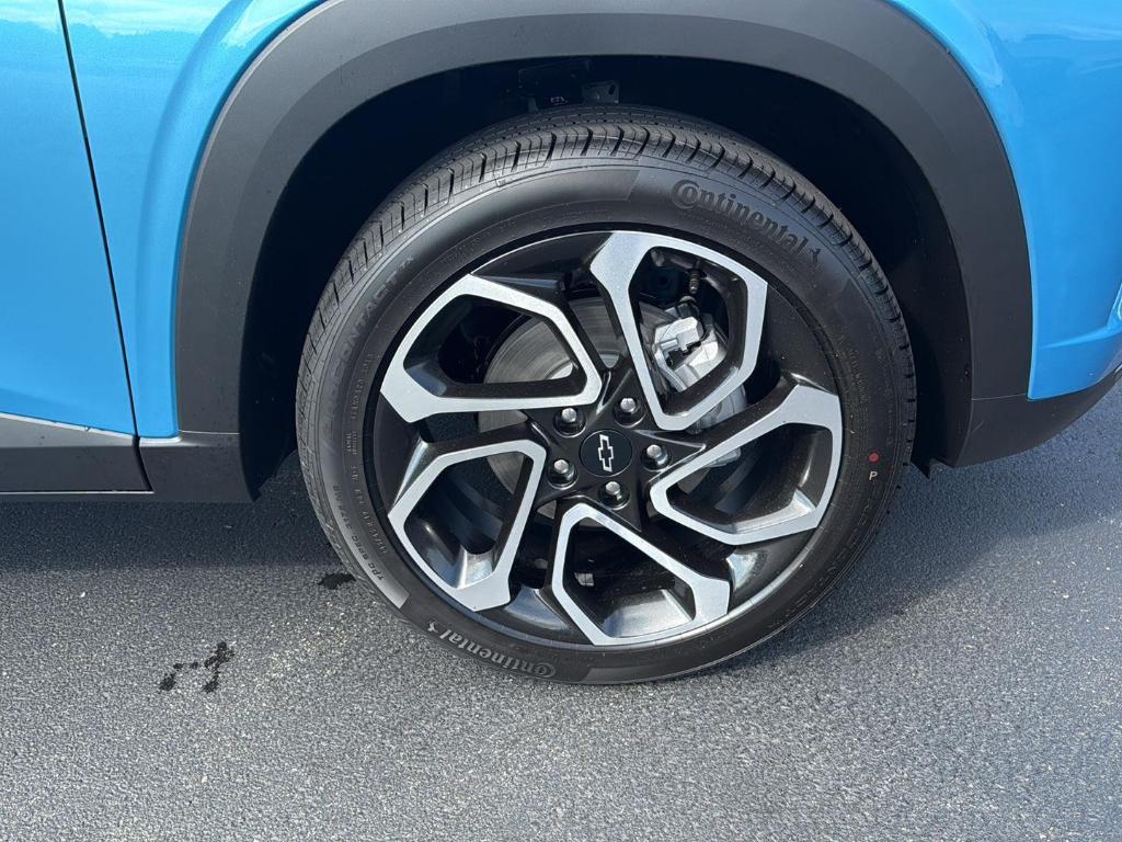 new 2025 Chevrolet Trax car, priced at $28,285