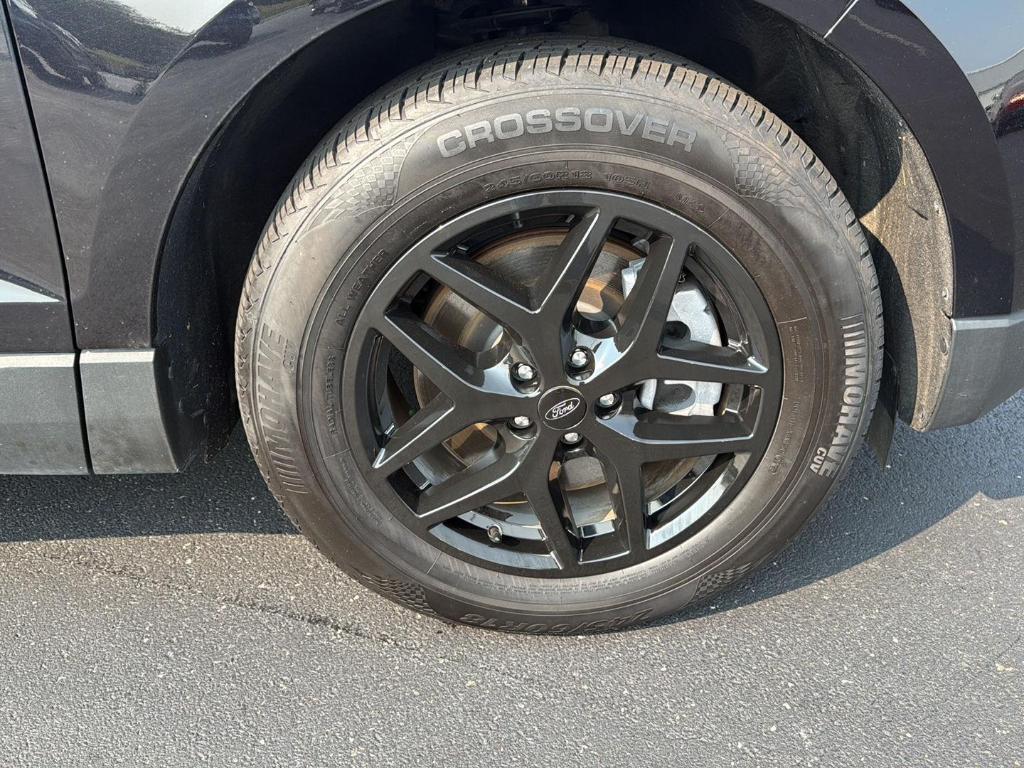 used 2024 Ford Edge car, priced at $24,500