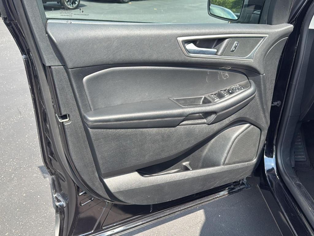 used 2024 Ford Edge car, priced at $25,000