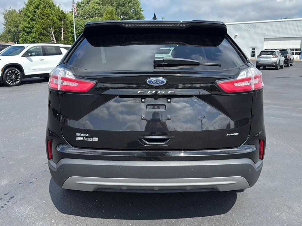 used 2024 Ford Edge car, priced at $25,000