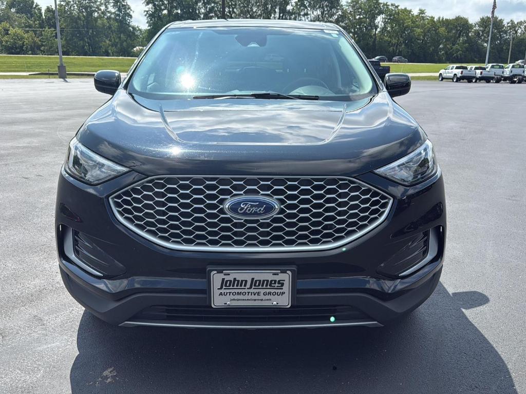 used 2024 Ford Edge car, priced at $25,000