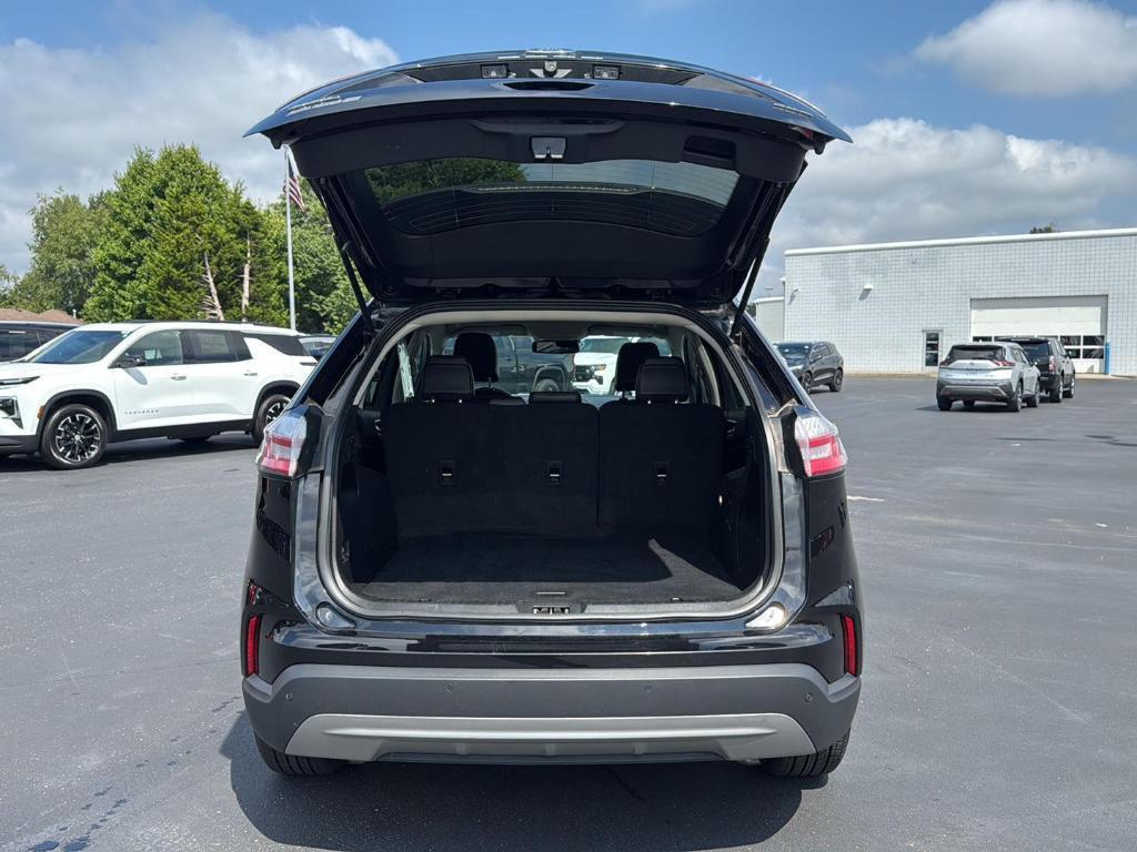 used 2024 Ford Edge car, priced at $25,000