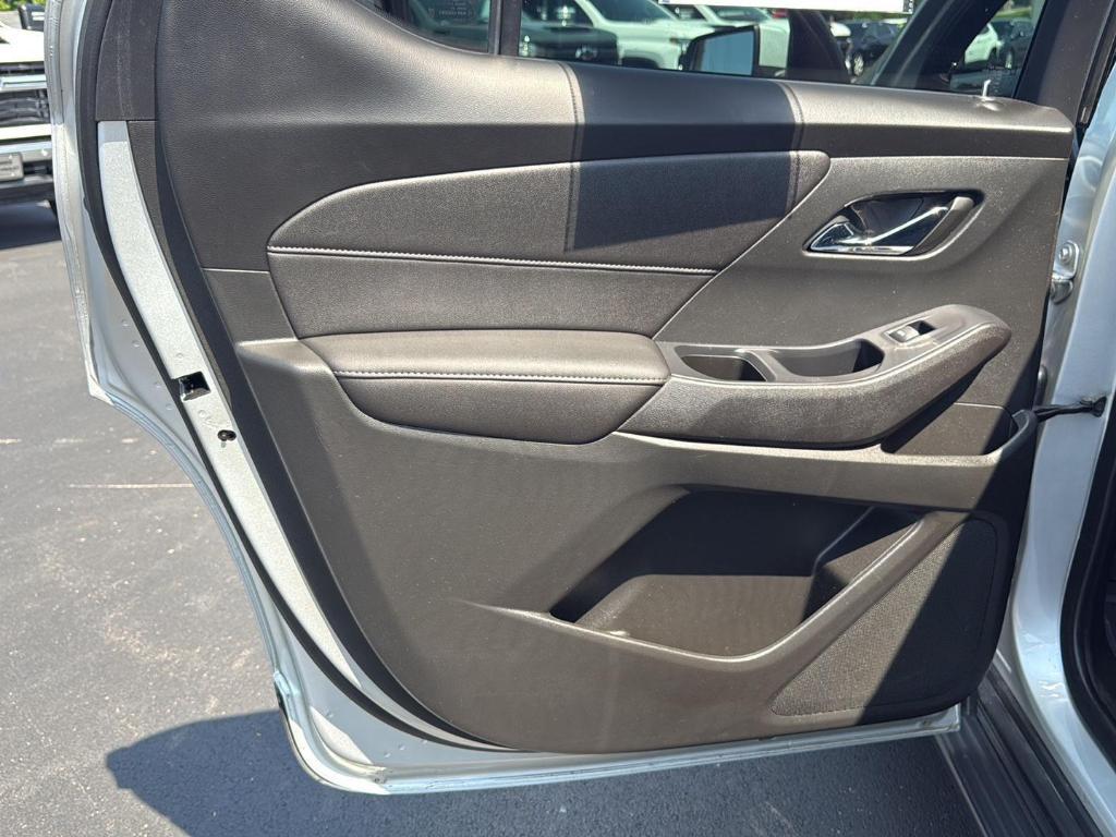 used 2022 Chevrolet Traverse car, priced at $29,595