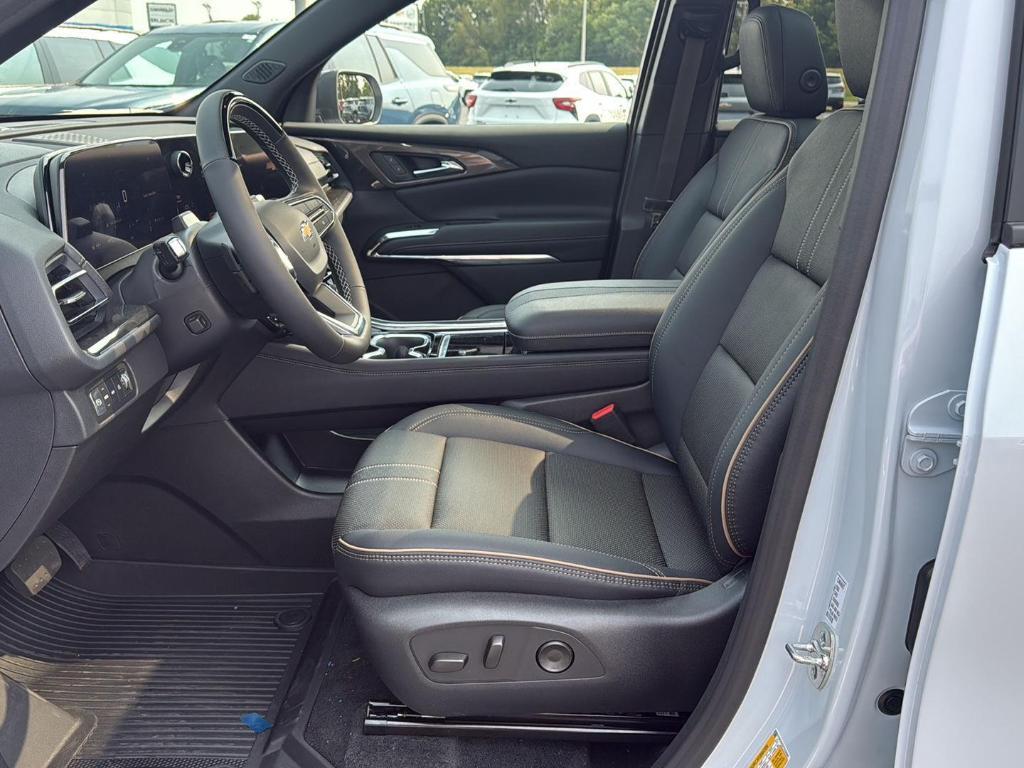 new 2026 Chevrolet Traverse car, priced at $61,495