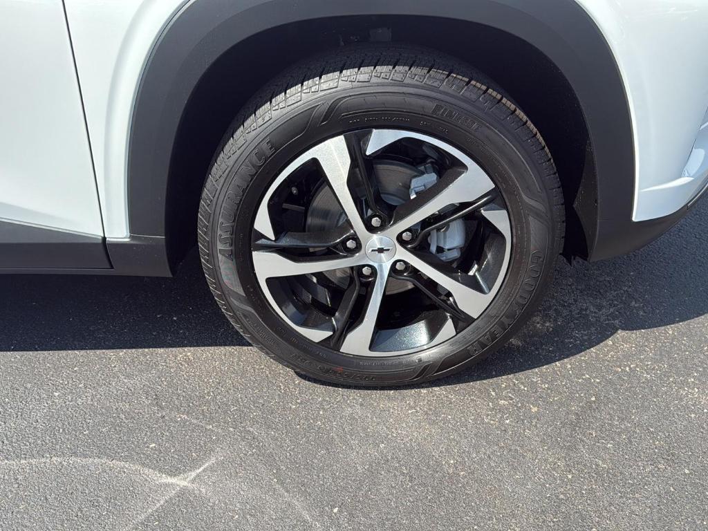 new 2025 Chevrolet Trax car, priced at $25,390