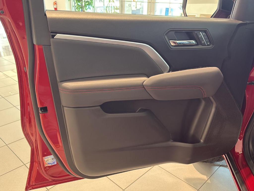 new 2025 Chevrolet Colorado car, priced at $48,820