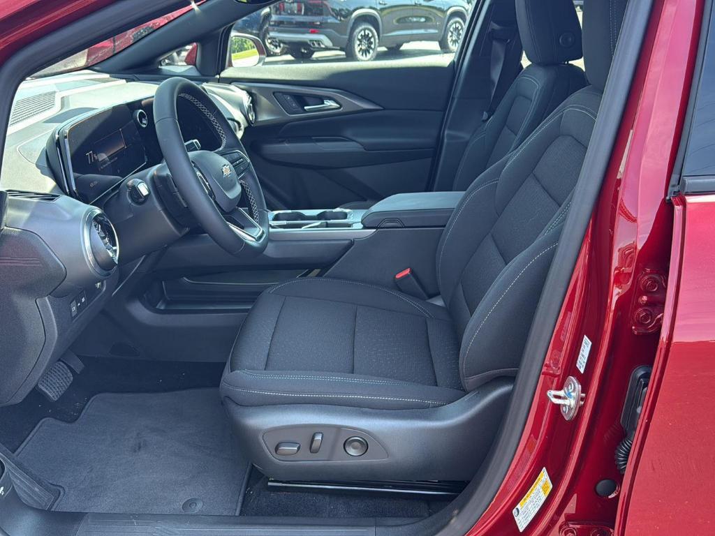 new 2025 Chevrolet Equinox EV car, priced at $35,184