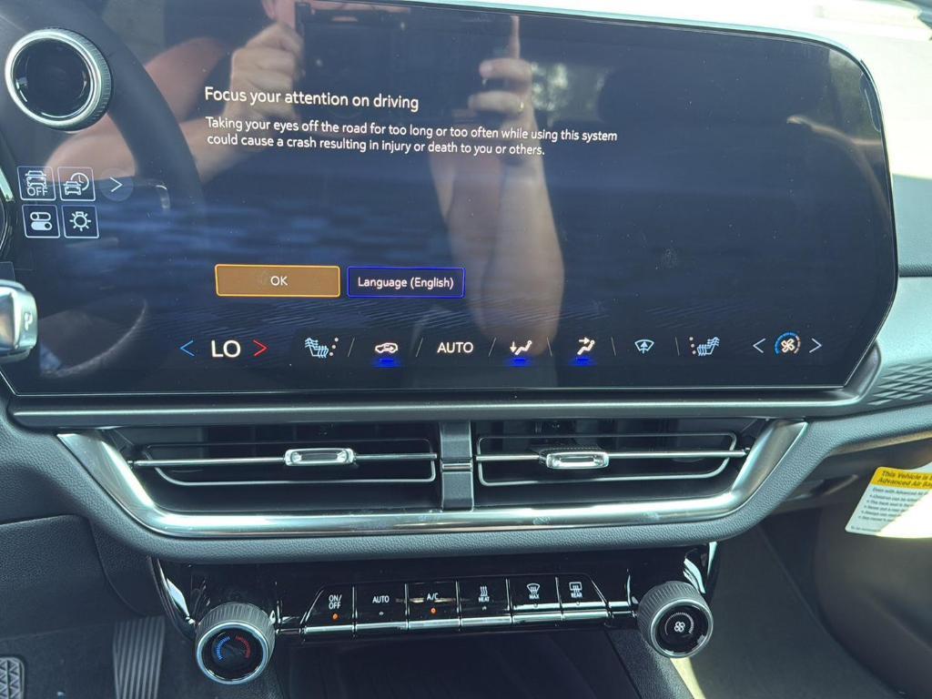 new 2025 Chevrolet Equinox EV car, priced at $35,184