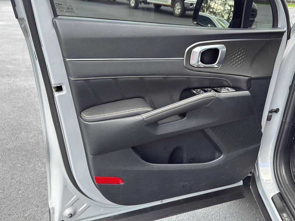 used 2023 Kia Sorento car, priced at $35,719