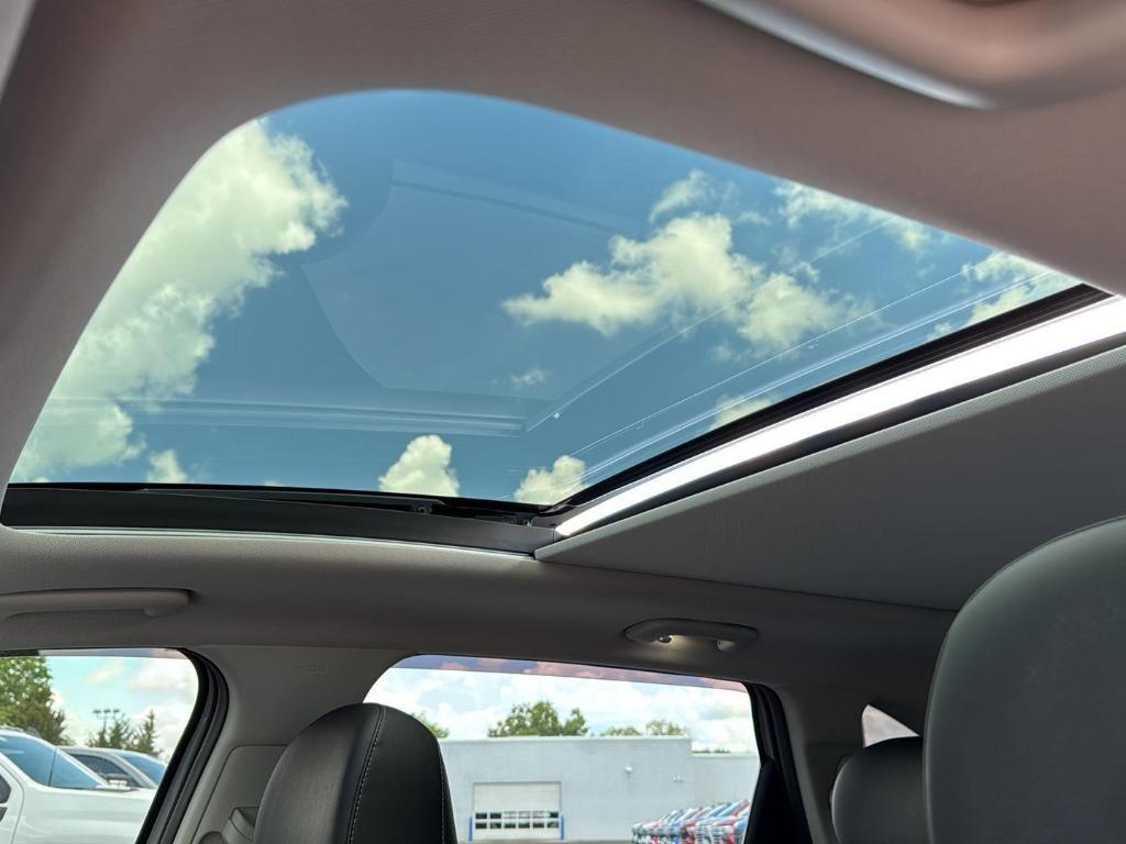 used 2023 Kia Sorento car, priced at $35,719