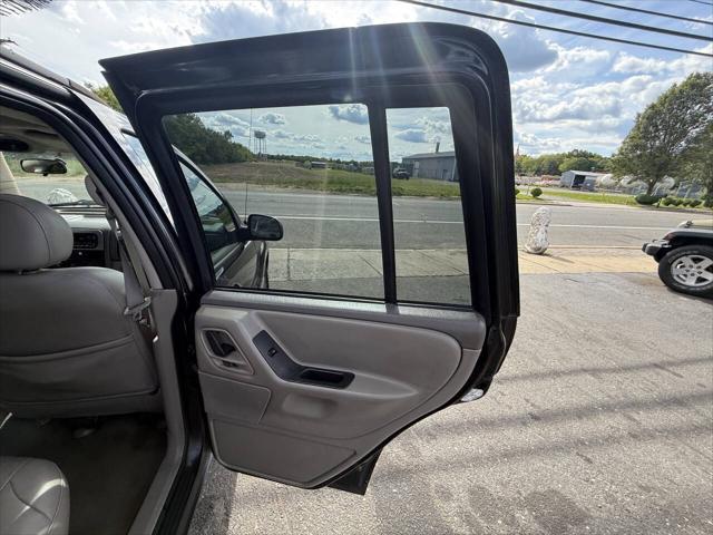 used 2004 Jeep Grand Cherokee car, priced at $2,495