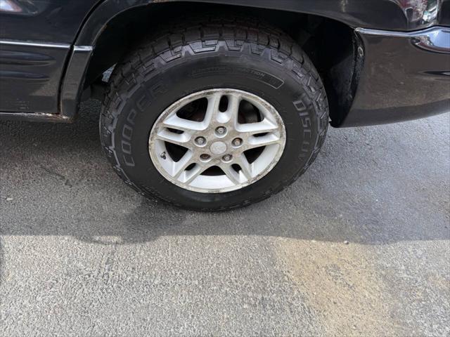used 2004 Jeep Grand Cherokee car, priced at $2,495