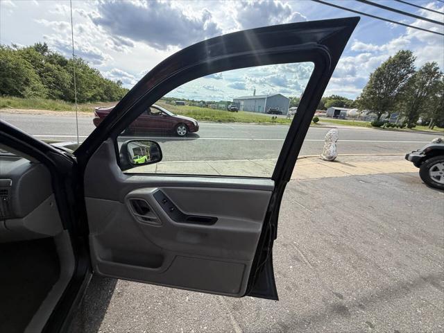 used 2004 Jeep Grand Cherokee car, priced at $2,495