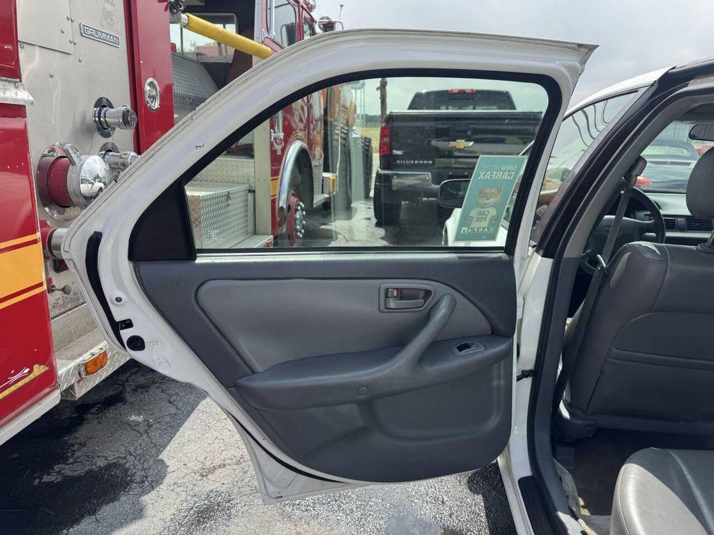 used 1998 Toyota Camry car, priced at $1,895