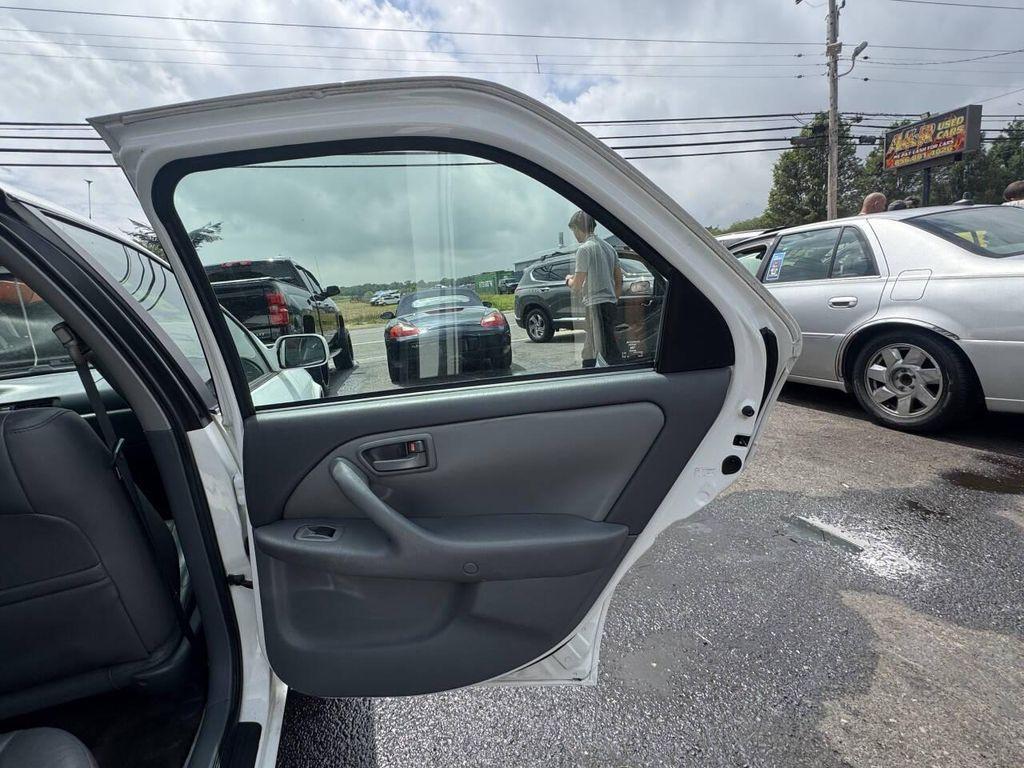 used 1998 Toyota Camry car, priced at $1,895