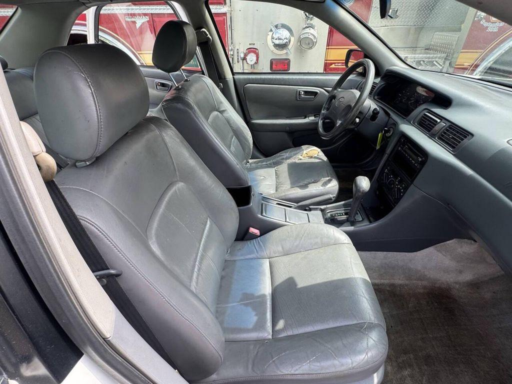 used 1998 Toyota Camry car, priced at $1,895