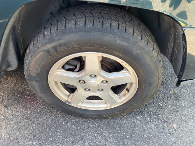 used 2005 Jeep Grand Cherokee car, priced at $2,195