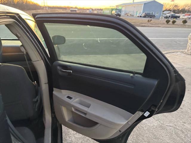 used 2007 Chrysler 300 car, priced at $1,895