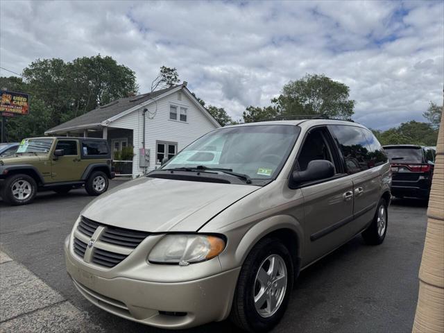 used 2005 Dodge Caravan car, priced at $2,195