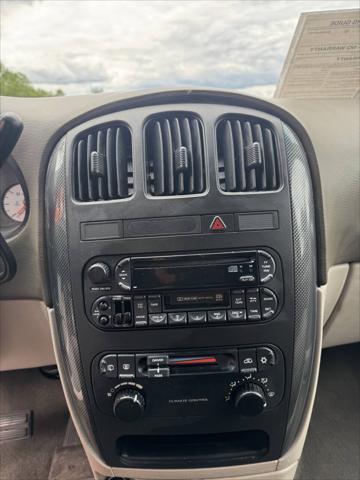 used 2005 Dodge Caravan car, priced at $2,195