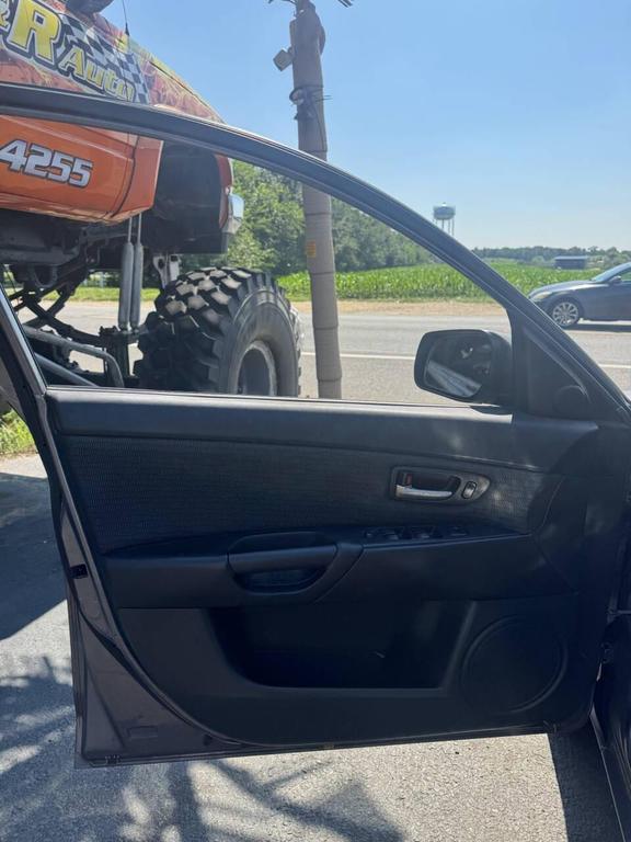 used 2007 Mazda Mazda3 car, priced at $2,195