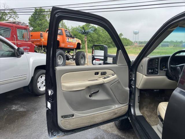 used 2001 GMC Yukon car, priced at $2,495