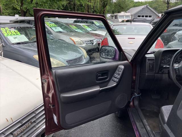 used 2000 Jeep Cherokee car, priced at $1,295