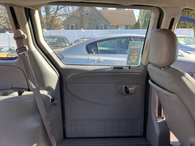 used 2007 Dodge Caravan car, priced at $2,495