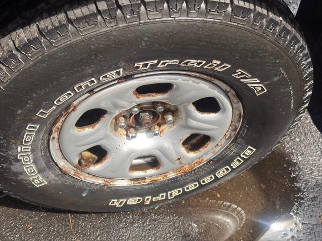 used 2006 Nissan Pathfinder car, priced at $2,995