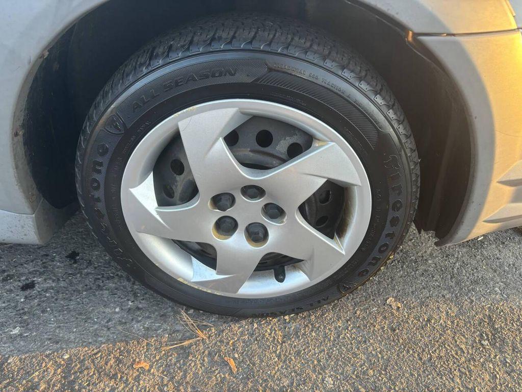 used 2005 Pontiac Vibe car, priced at $2,995