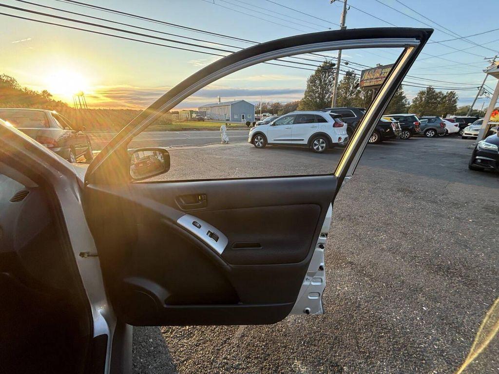 used 2005 Pontiac Vibe car, priced at $2,995