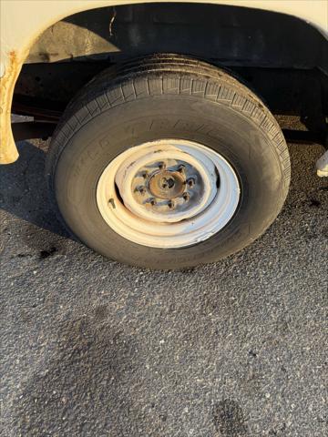 used 2006 Ford E250 car, priced at $2,195