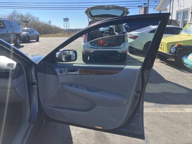 used 2005 Lexus ES 330 car, priced at $2,495