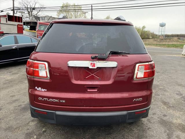 used 2008 Saturn Outlook car, priced at $2,495