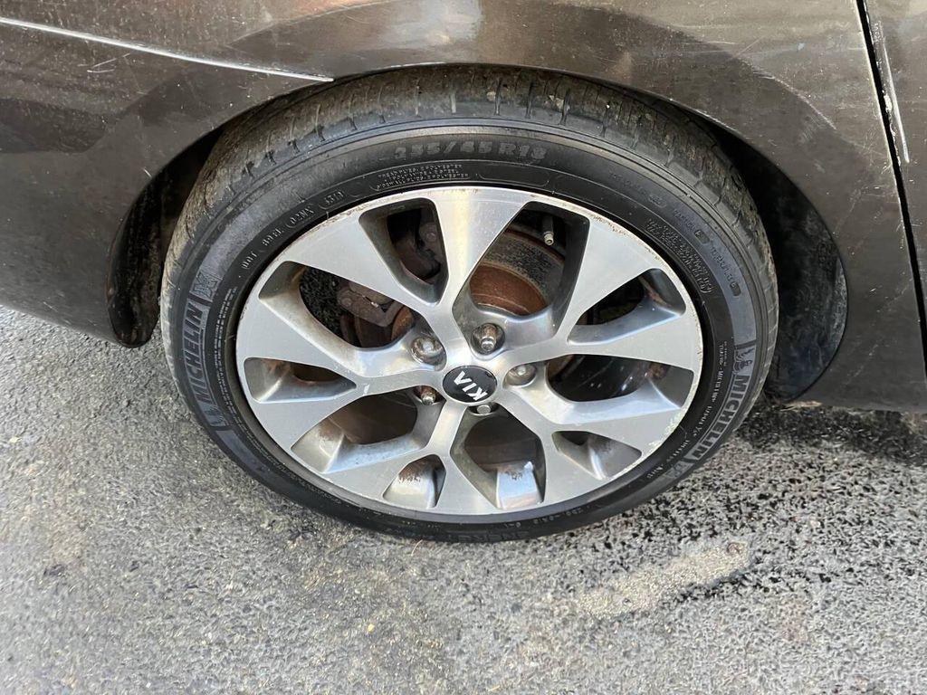 used 2009 Kia Rondo car, priced at $1,695