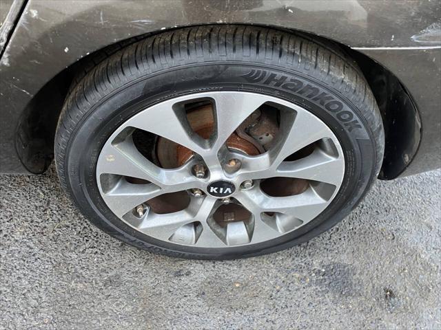 used 2009 Kia Rondo car, priced at $2,695