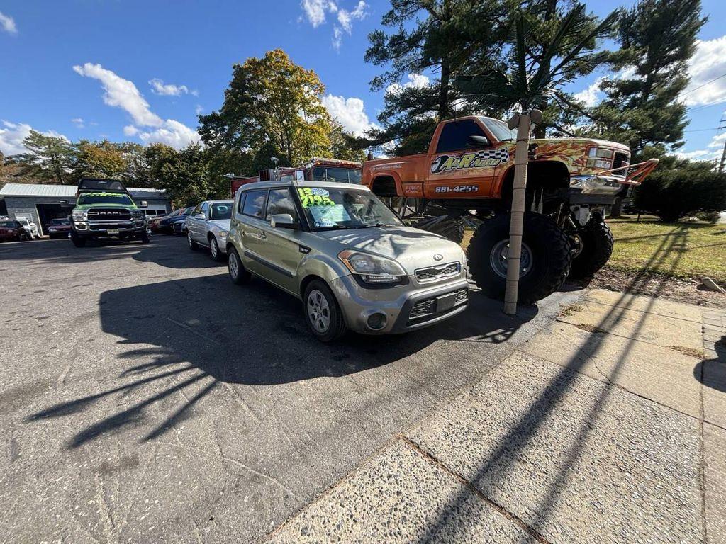 used 2013 Kia Soul car, priced at $2,195