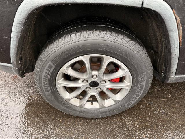 used 2011 Jeep Grand Cherokee car, priced at $7,995