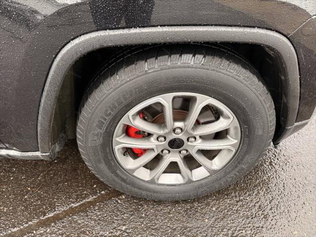 used 2011 Jeep Grand Cherokee car, priced at $7,995