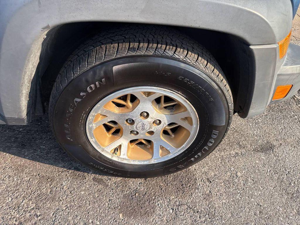 used 2006 Jeep Liberty car, priced at $2,495