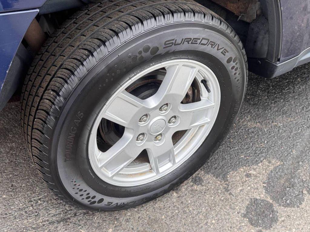 used 2005 Jeep Grand Cherokee car, priced at $2,499