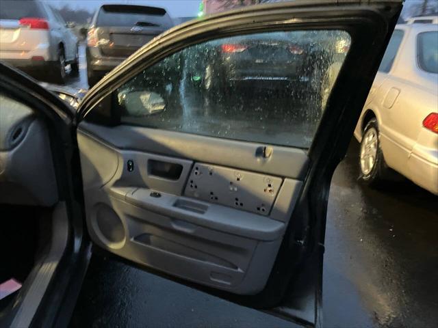 used 2004 Ford Taurus car, priced at $2,295