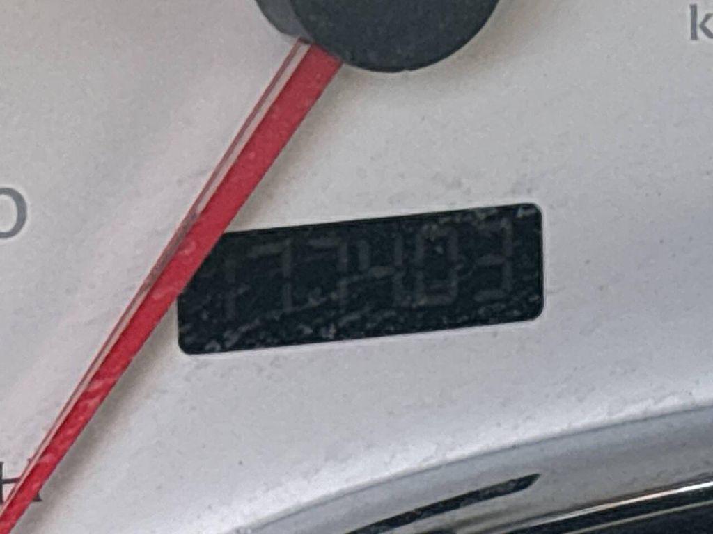used 2006 Saturn Vue car, priced at $2,495
