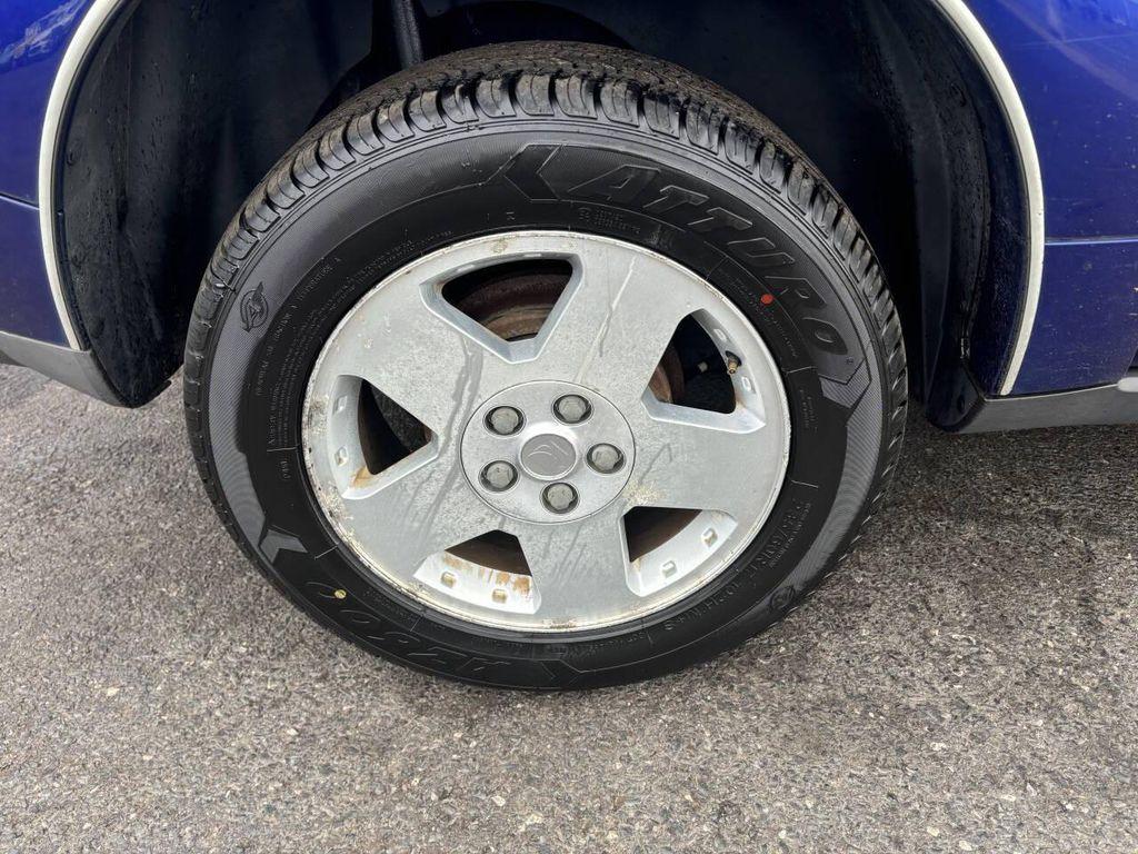 used 2006 Saturn Vue car, priced at $2,495