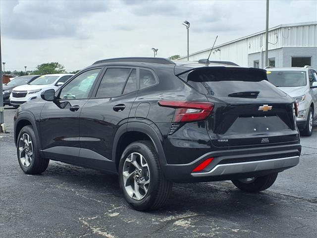 new 2025 Chevrolet Trax car, priced at $25,385