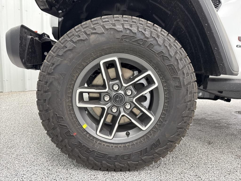 new 2025 Jeep Gladiator car, priced at $47,368